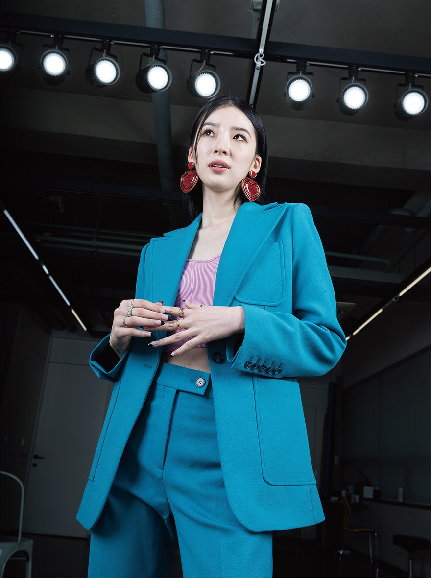 아이린스 부셰르호 관련 이미지