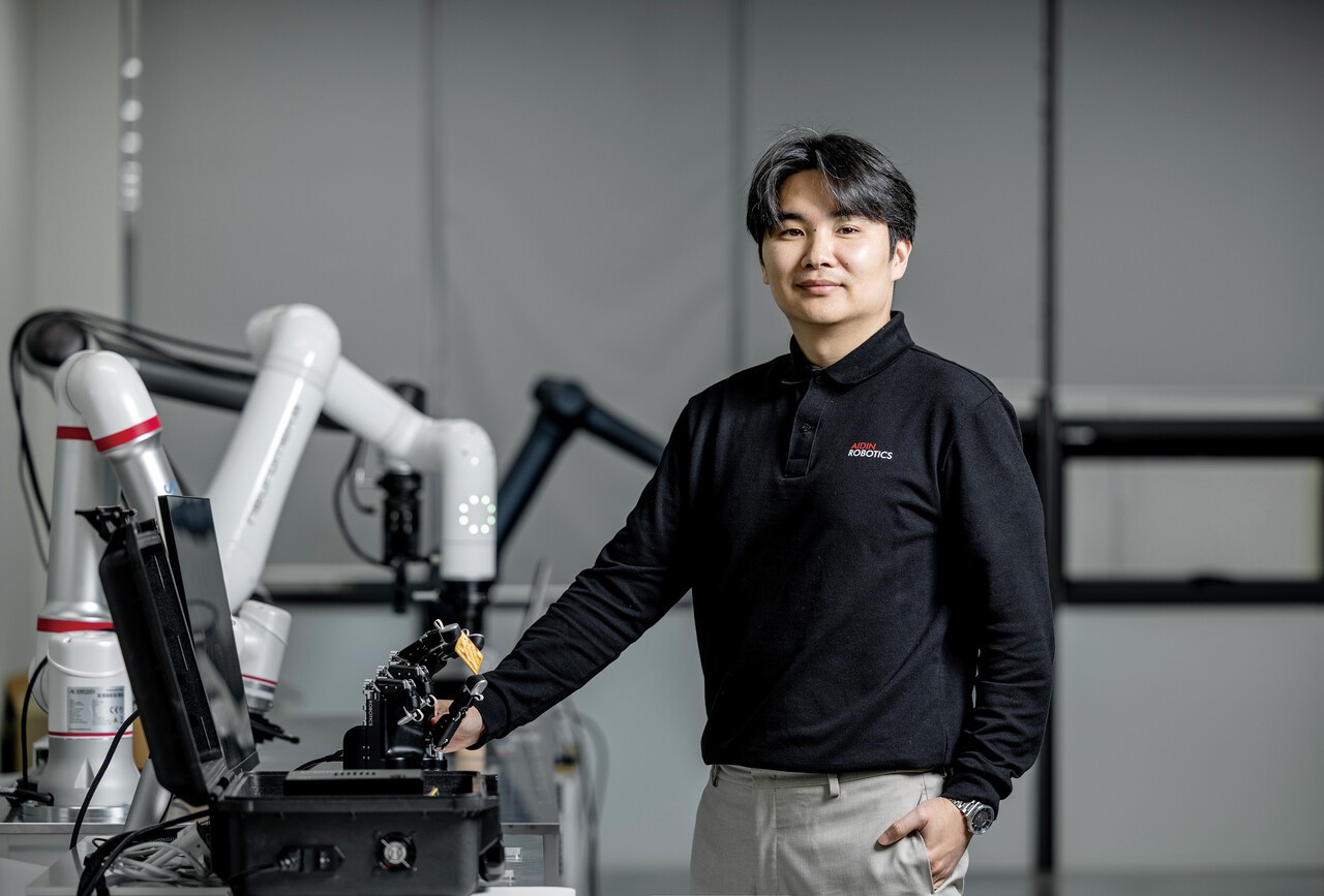 이윤행 에이딘로보틱스 대표는 “사람과 로봇이 더 안전하게 함께 일할 수 있도록 정밀하고 신뢰성 높은 센싱 기술의 중요성이 더욱 커질 것”으로 내다봤다. 김정훈 기자