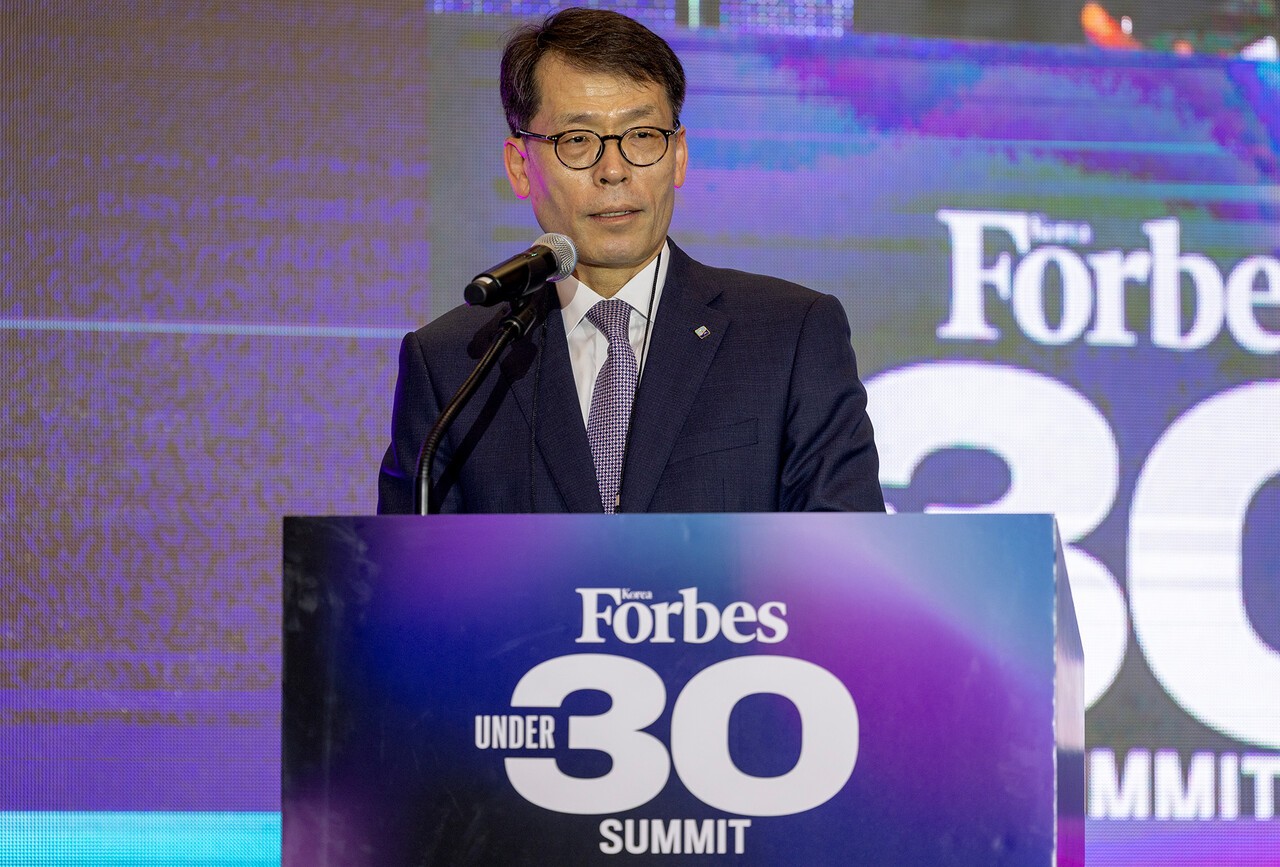 기조연설을 한 김성태 IBK기업은행장은 지속가능한 미래를 만들기 위한 글로벌 기술기업의 역할과 이를 위한 자본의 지원을 강조했다. 김정훈 기자