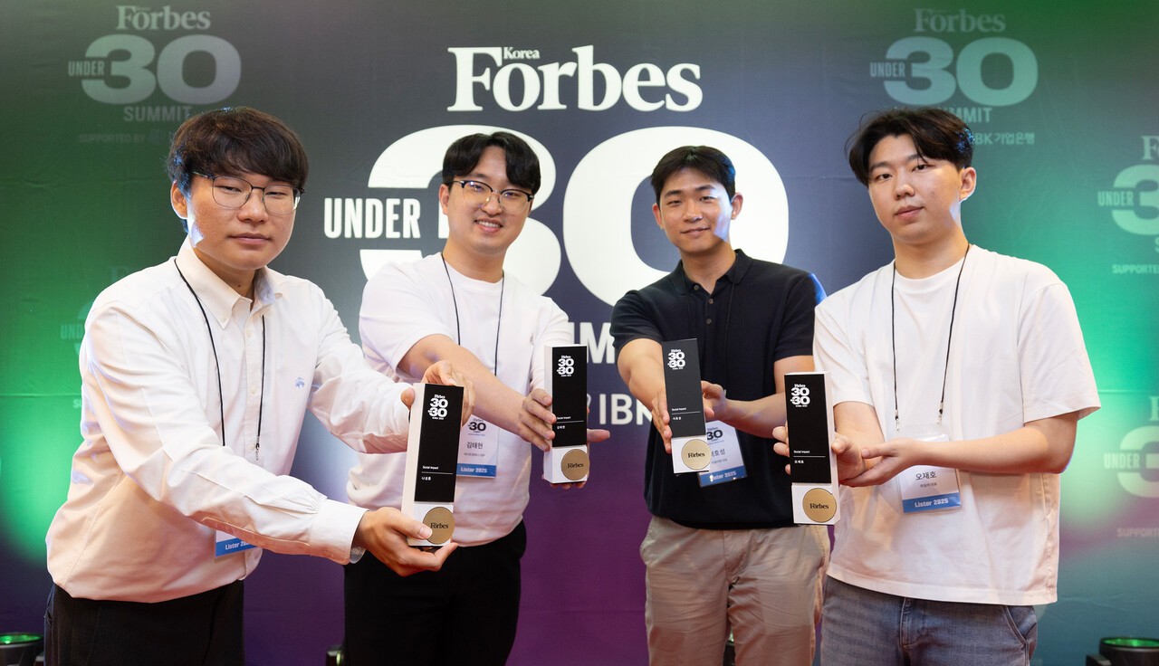 선정자들은 갈라 네트워킹 파티에서 30 under 30 선정패를 개인별로 수상했다. 최기웅·김정훈 기자