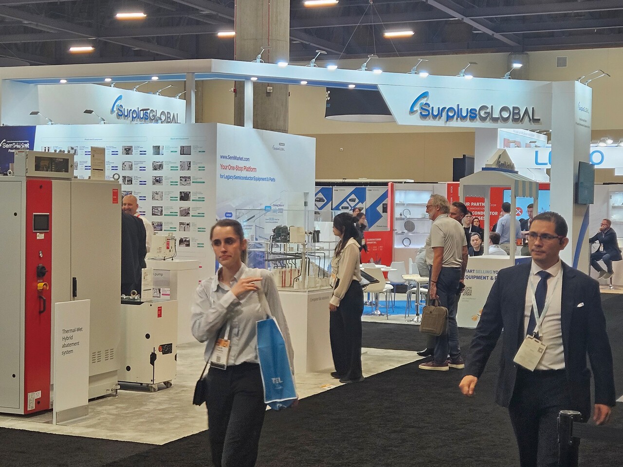 필자가 설립한 서플러스글로벌도 세미콘웨스트 2025에 참가했다. 여러 반도체산업 종사자들을 만나며 공급망 지형 변화를 체감했다.