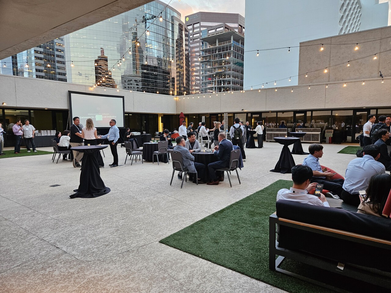 세미콘웨스트 2025는 ‘반도체산업의 부흥(Rebirth)’이라는 표현이 어색하지 않을 만큼, 미국 반도체산업의 부활 의지를 고스란히 보여줬다.